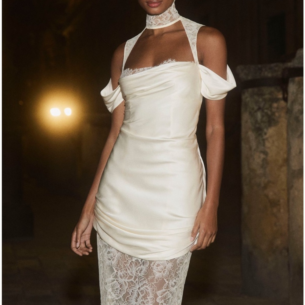 Ivory Lace-Trim Satin Wedding Dress with Off-Shoulder Sleeves